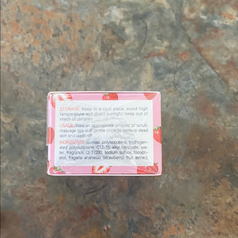 Sadoer Strawberry Lip Scrub - Pink NIP